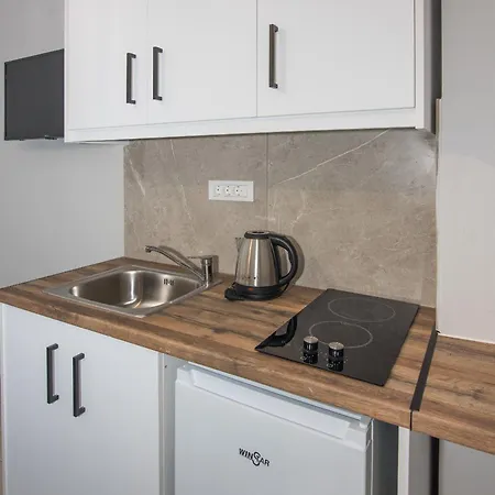 5 Keys Apartment *